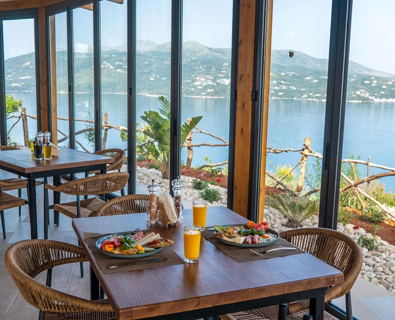 Arameras Beach Resort Ksamil