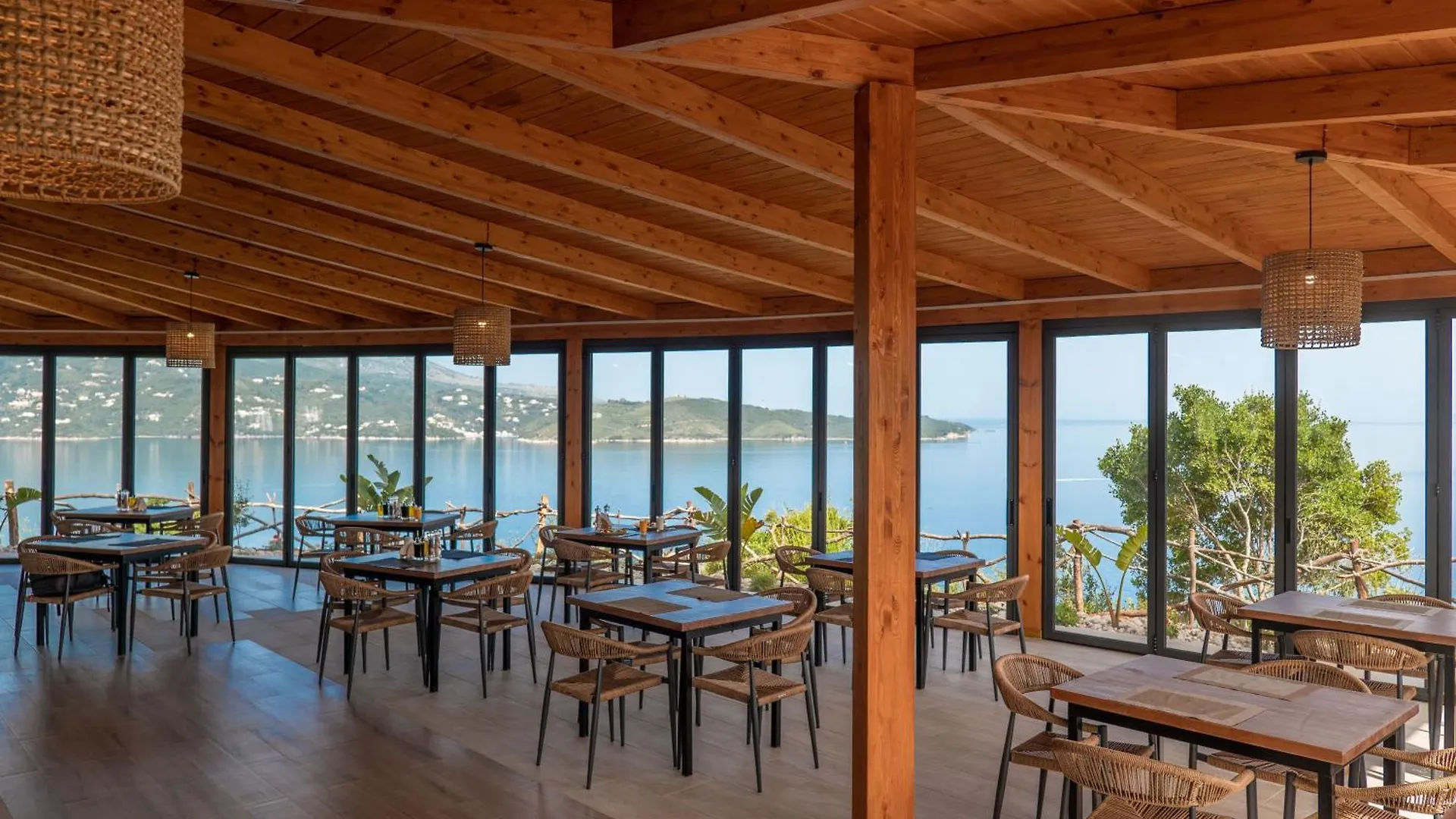 Arameras Beach Resort Ksamil