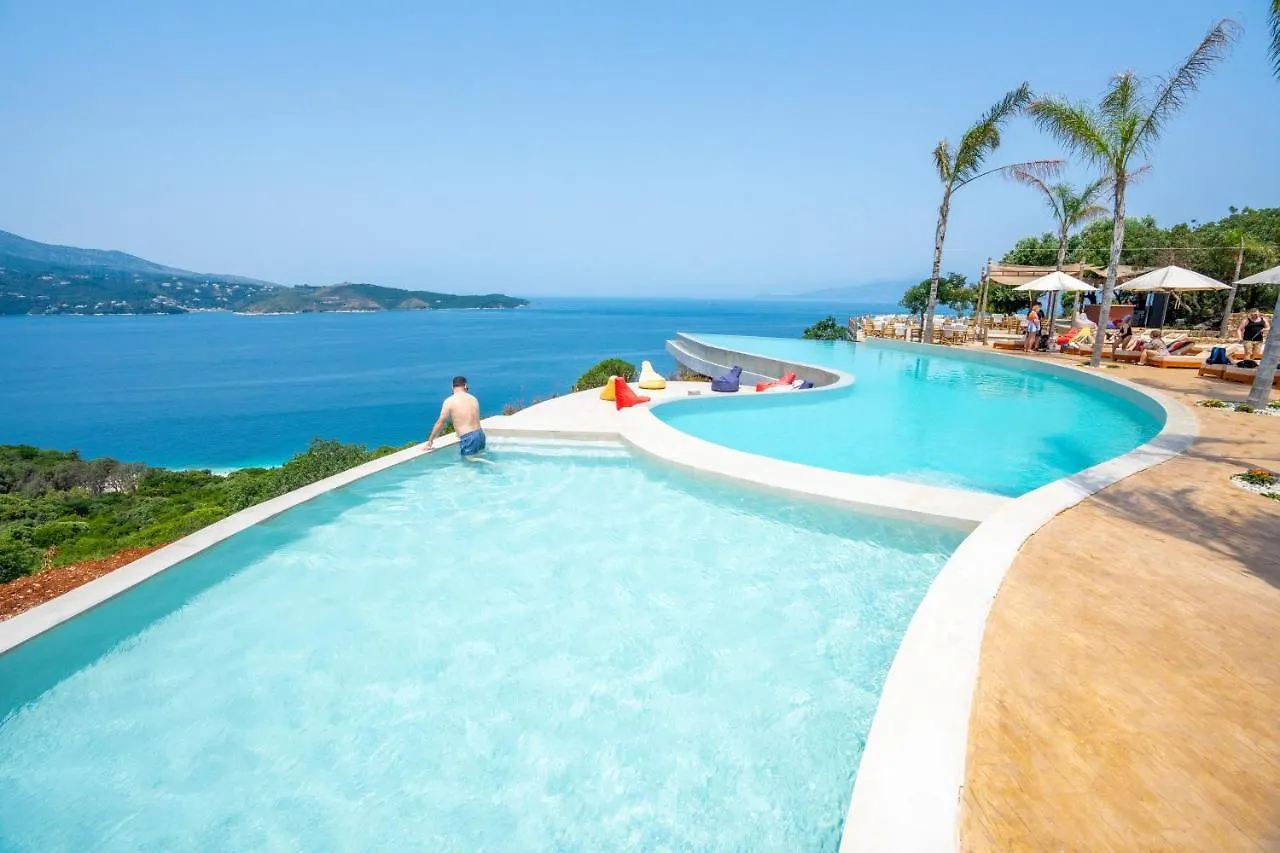 Arameras Beach Resort Ksamil 4*,