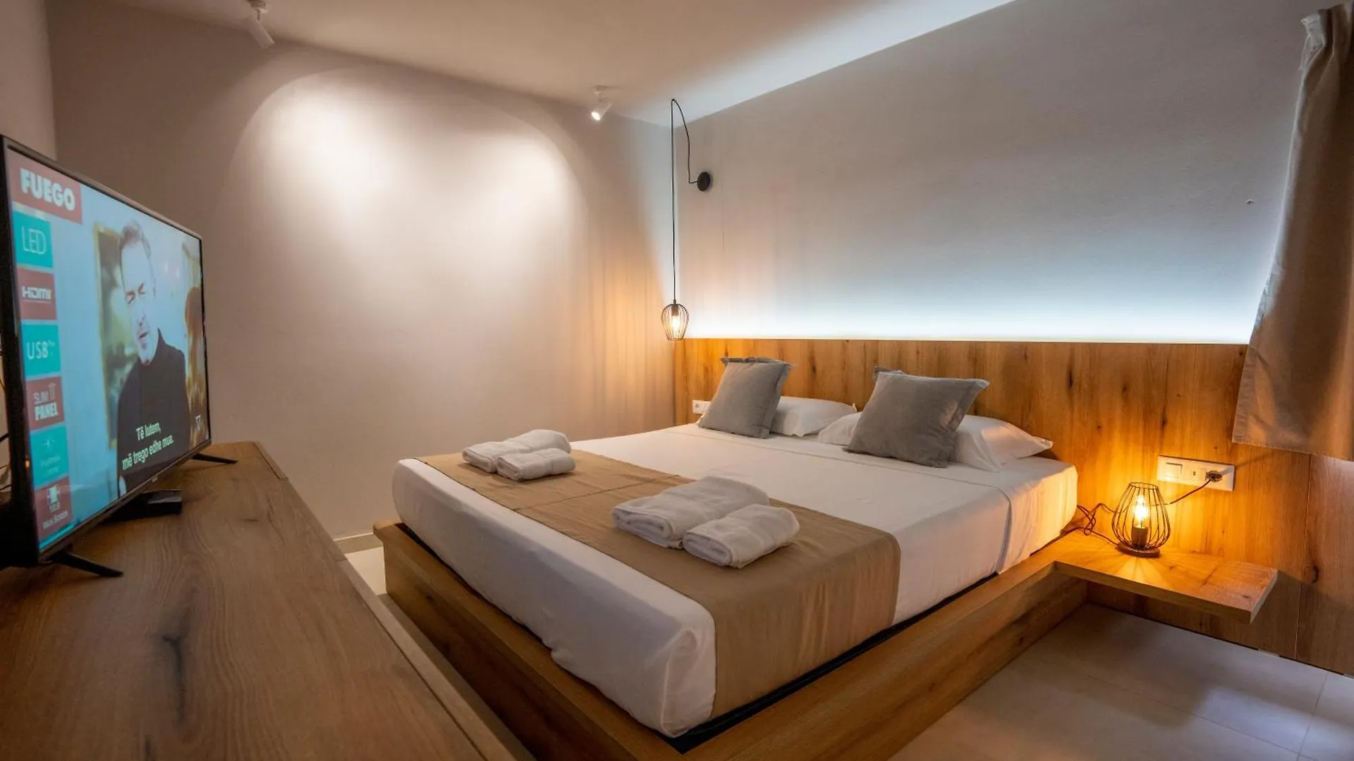 Arameras Beach Resort Ksamil 4*,