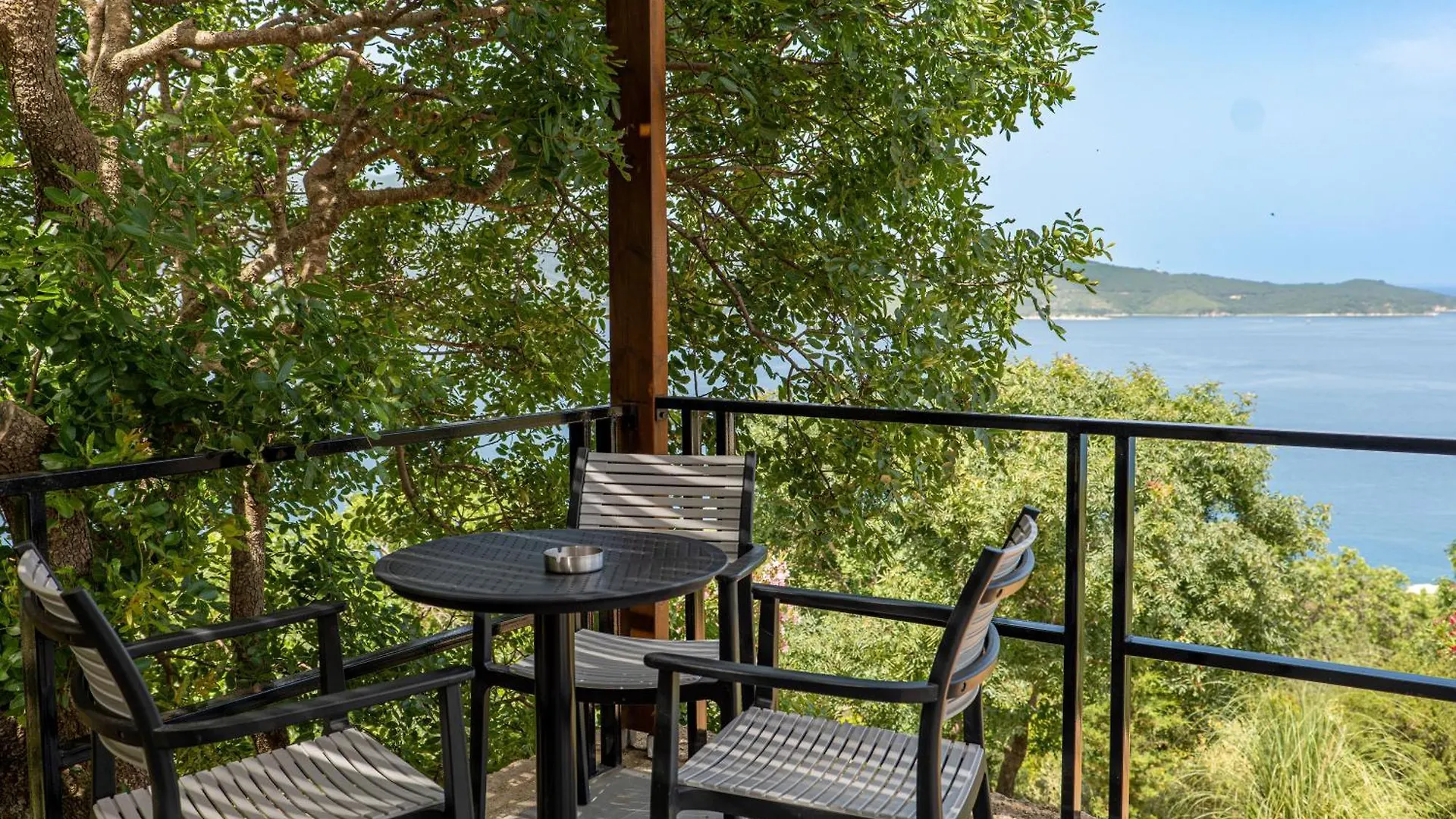 Arameras Beach Resort Ksamil